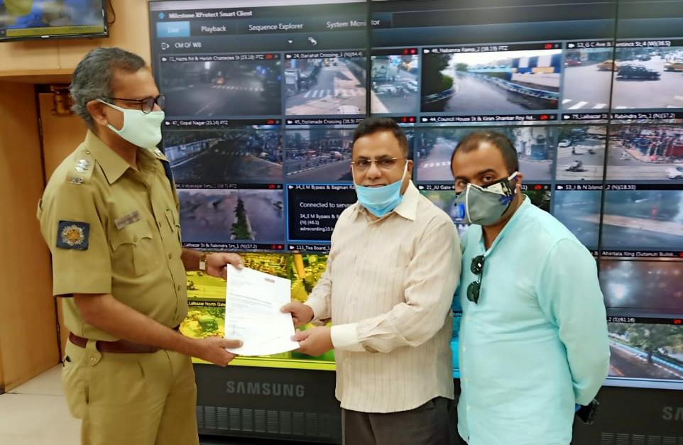 Senco Gold & Diamonds donates protective equipment to Kolkata Police
