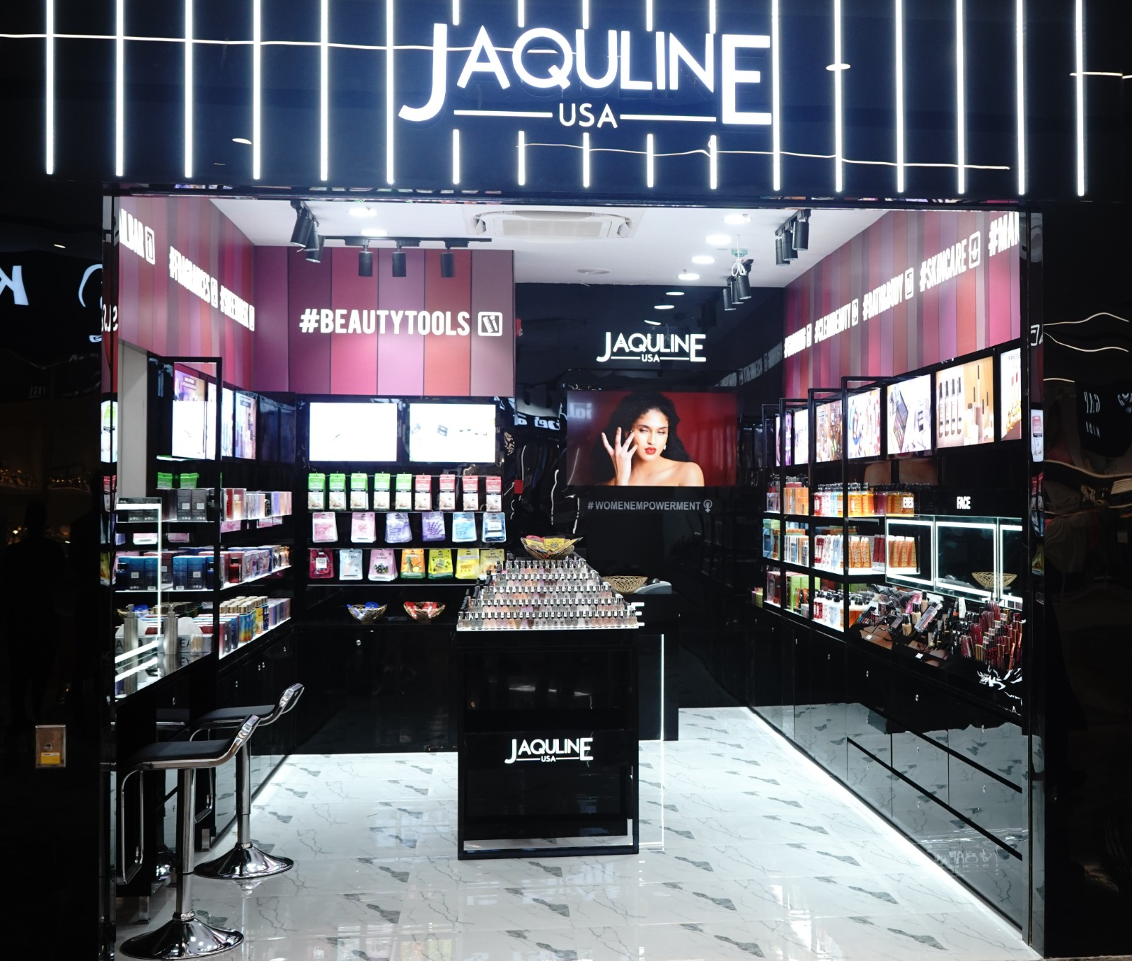 jaquline-usa-enters-india-launches-its-1st-exclusive-store-at-ashoka